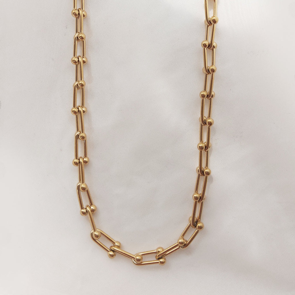 Attitude choker